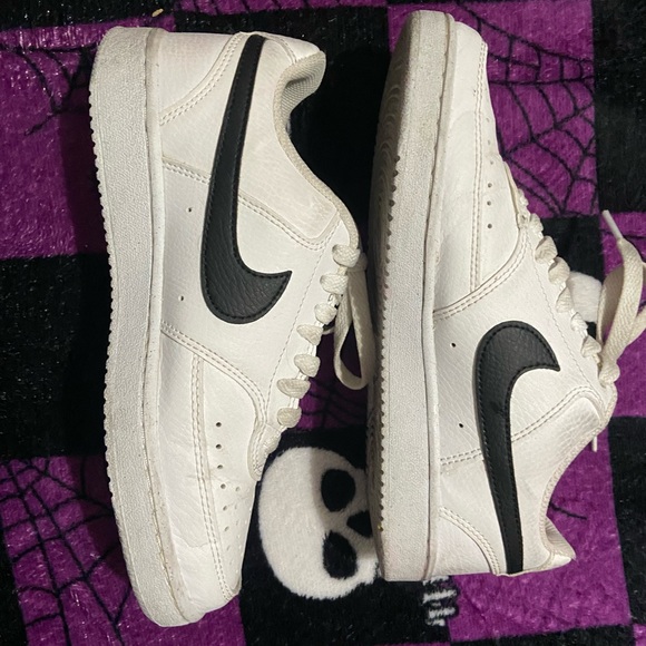Women’s Nike Air Force Ones Size 6.5 - Picture 4 of 4